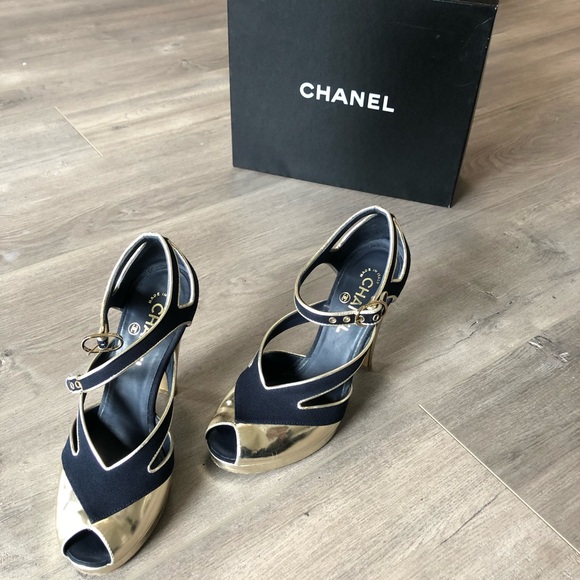 CHANEL NAVY CANVAS PEEP TOE - Picture 7 of 7